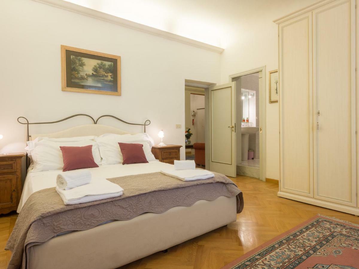 Paolo And Carlotta's Apartment Florenz